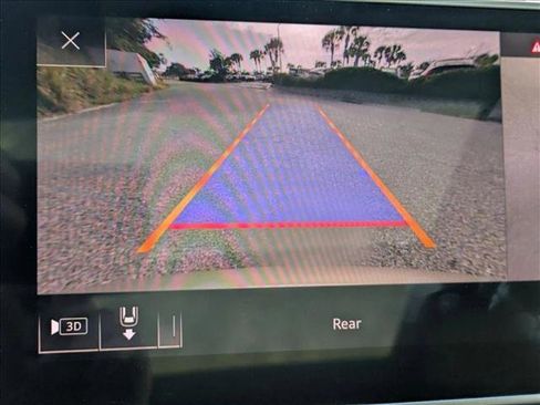 Used 2019 Audi Q8 Prestige image 12