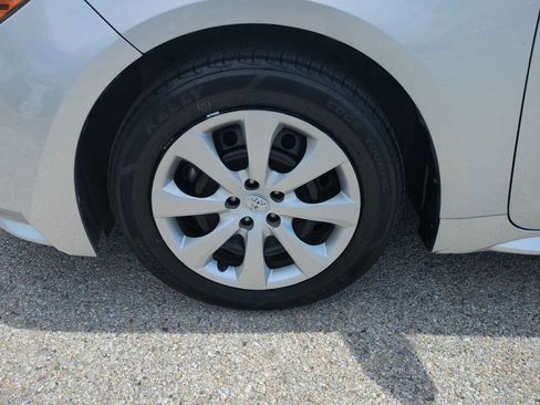 Used 2024 Toyota Corolla LE FWD image 31