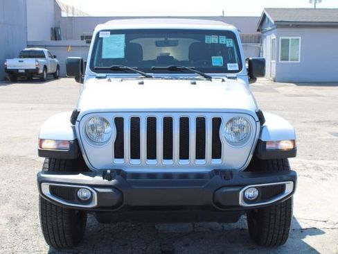 Used 2022 Jeep Wrangler Unlimited Sahara w/ Cold Weather Group AWD/4WD image 2
