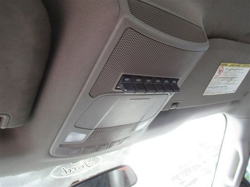 Used 2017 Ford F550 2WD Regular Cab Super Duty image 36