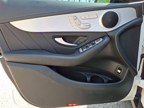 Used 2022 Mercedes-Benz GLC 300 4MATIC image 12