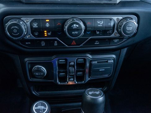 Used 2023 Jeep Wrangler Unlimited Sahara image 20