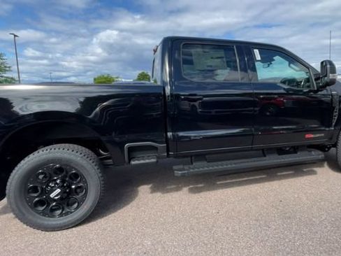 New 2026 Ford F250 Lariat w/ Black Appearance Package AWD/4WD image 9