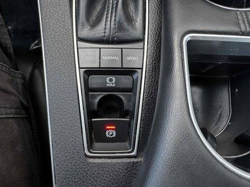 Used 2019 Toyota Avalon XSE FWD image 33