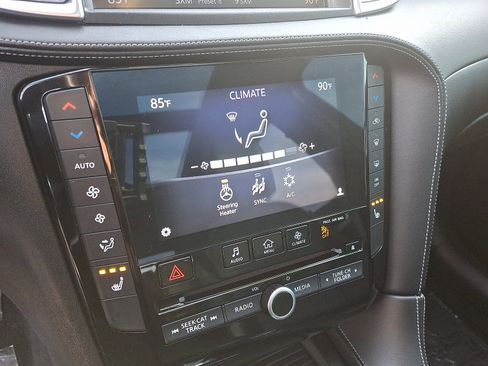 Used 2019 INFINITI QX50 Essential w/ Premium Heat Package image 16