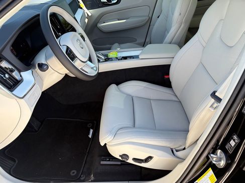 New 2026 Volvo XC60 B5 Ultra w/ Protection Package Premier image 18