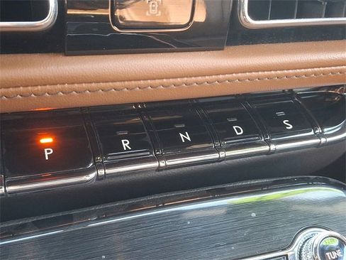 Certified 2023 Lincoln Nautilus Reserve w/ Equipment Group 201A image 15