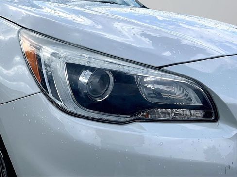 Used 2017 Subaru Outback 2.5i Limited AWD/4WD image 29