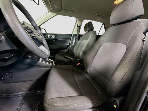 Used 2021 Hyundai Venue SE image 21