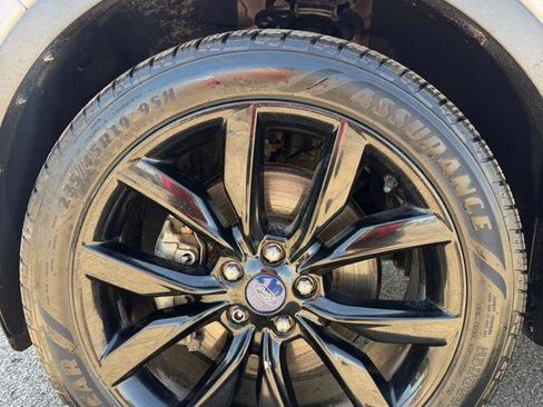 Used 2017 Ford Escape SE w/ Equipment Group 201A AWD/4WD image 12