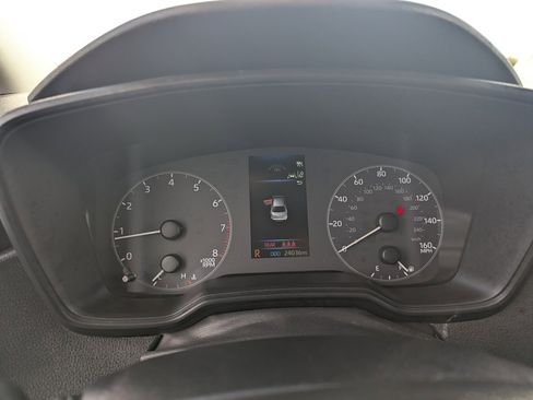 Used 2025 Toyota Corolla LE image 30