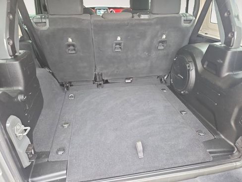 Used 2018 Jeep Wrangler Unlimited Rubicon w/ Safety Group image 31