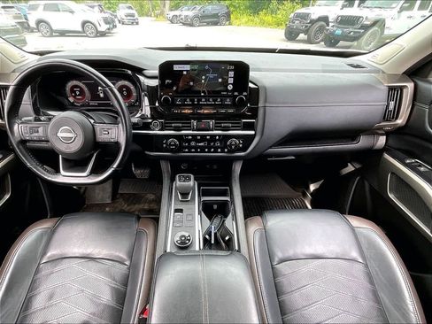 Used 2023 Nissan Pathfinder Platinum w/ Cargo Package AWD/4WD image 21