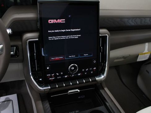 New 2026 GMC Yukon Denali w/ Denali Reserve Package AWD/4WD image 18