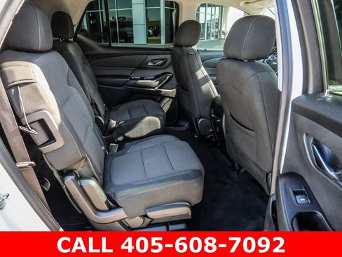 Used 2020 Chevrolet Traverse LT FWD image 17