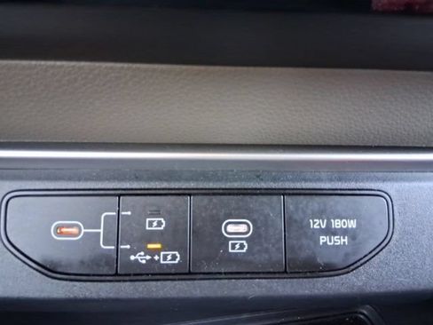 Used 2026 Kia Carnival FWD image 28