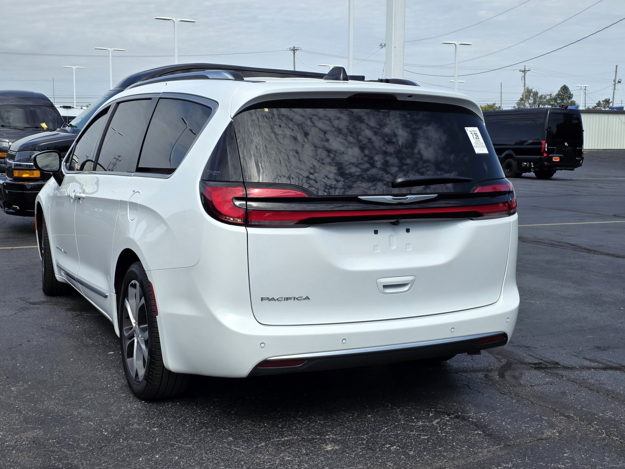 Used 2026 Chrysler Pacifica Pinnacle FWD image 10