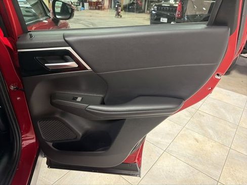 Used 2024 Mitsubishi Outlander SE image 19