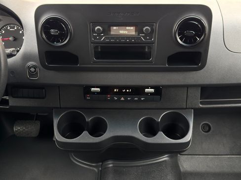 Used 2020 Mercedes-Benz Sprinter 2500 image 22