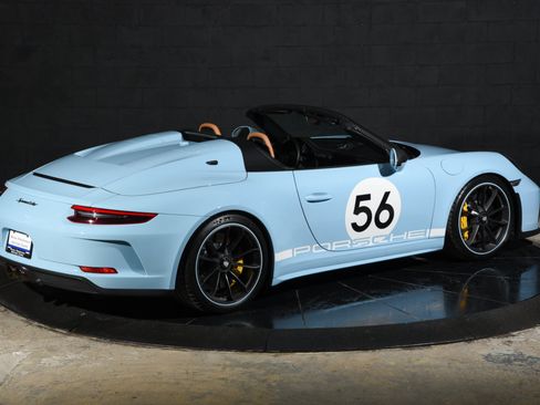 Used 2019 Porsche 911 Speedster RWD image 3