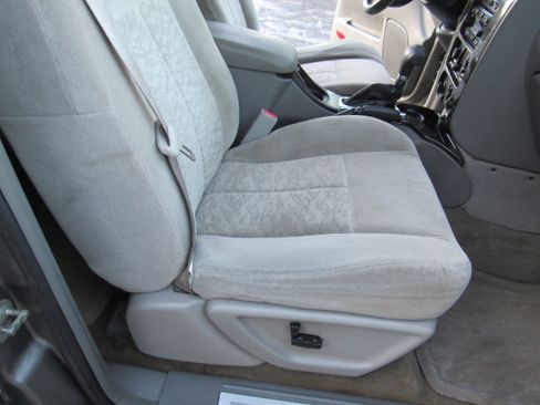 Used 2006 GMC Envoy XL SLE image 35