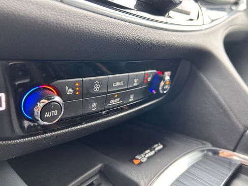 Certified 2023 Buick Enclave Essence image 32