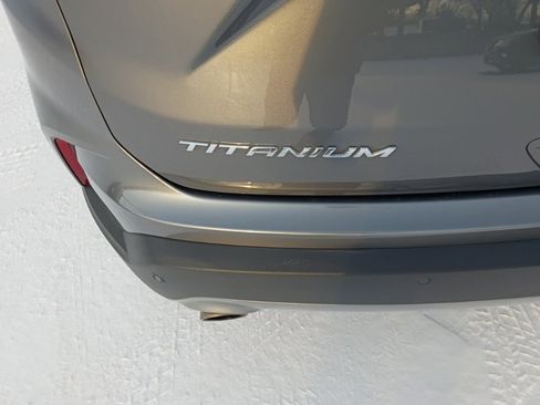 Used 2024 Ford Edge Titanium image 11