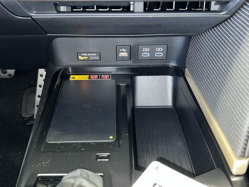 New 2026 Toyota Camry SE w/ Convenience Package FWD image 21
