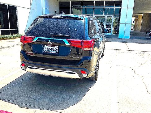 Used 2019 Mitsubishi Outlander ES FWD image 5