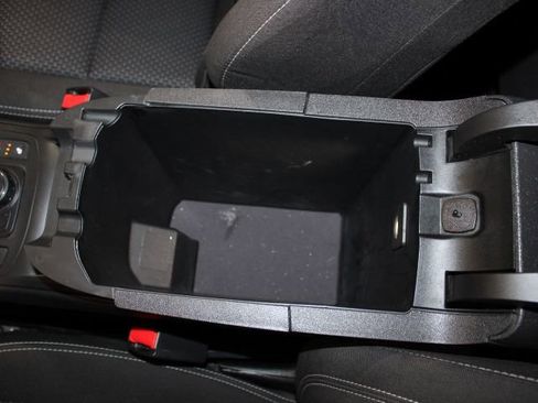 Used 2022 GMC Terrain SLE w/ Driver Convenience Package image 34