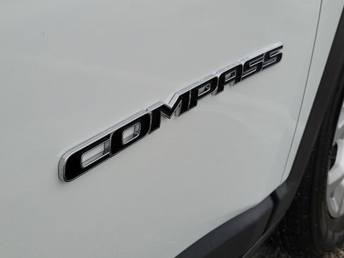 New 2026 Jeep Compass Latitude image 8