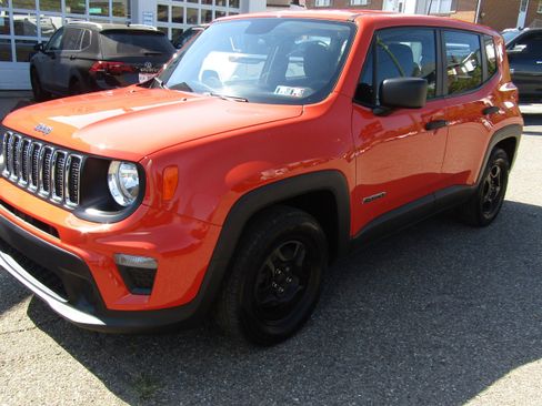 Used 2019 Jeep Renegade Sport image 2