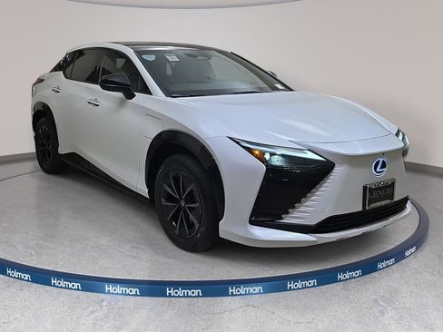 New 2026 Lexus RZ 450e AWD image 3