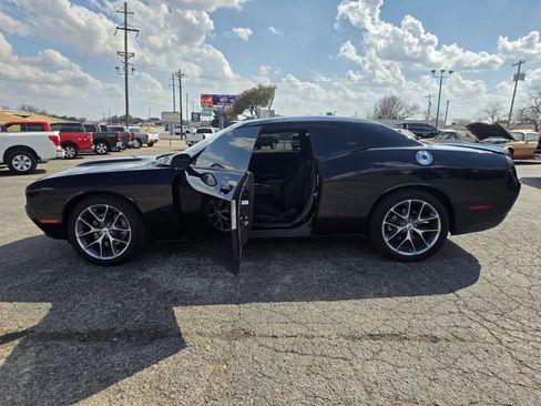 Used 2022 Dodge Challenger GT image 9