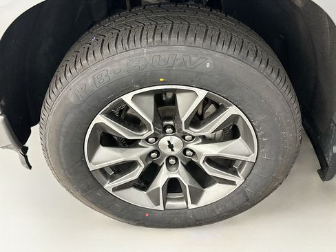 Used 2023 Chevrolet Silverado 1500 RST AWD/4WD image 11