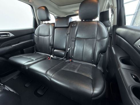 Used 2016 Nissan Pathfinder Platinum w/ Family Entertainment Package image 38