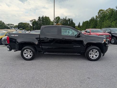 Used 2022 Chevrolet Colorado LT AWD/4WD image 6
