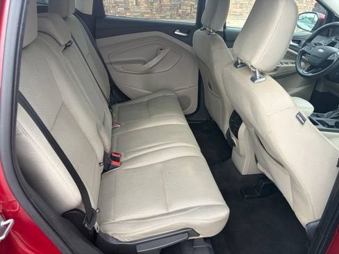 Used 2019 Ford Escape SE FWD image 32