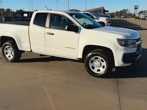Used 2022 Chevrolet Colorado W/T image 2