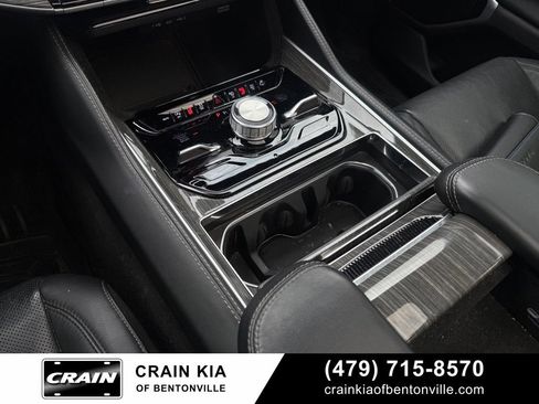 Used 2022 Jeep Wagoneer Series III w/ Premium Group I AWD/4WD image 18