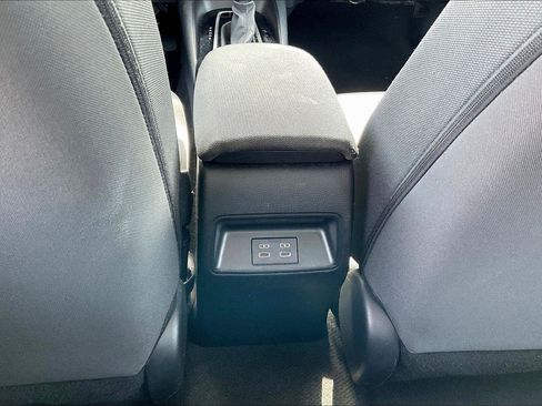 Used 2023 Toyota Corolla LE FWD image 32