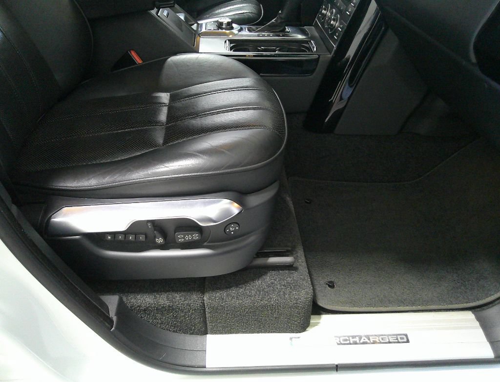 Used 2012 Land Rover Range Rover Supercharged AWD/4WD image 20