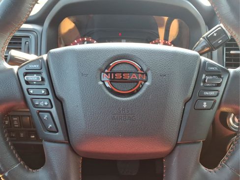 Used 2024 Nissan Titan PRO-4X w/ Pro-4x Convenience Package image 15