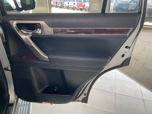 Used 2015 Lexus GX 460 image 26