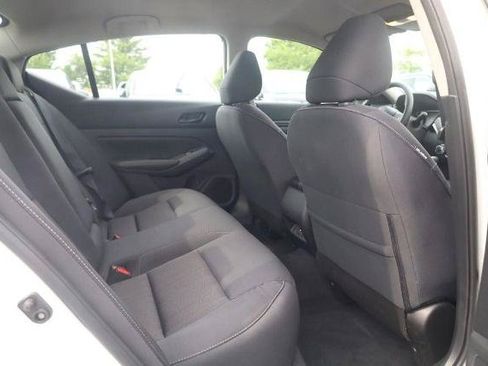 Certified 2025 Nissan Altima 2.5 SV FWD image 20
