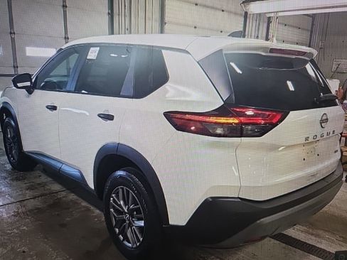 Used 2023 Nissan Rogue S image 3