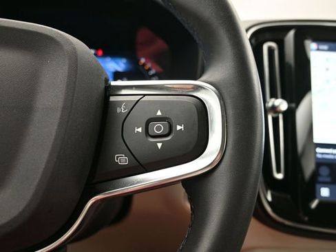 Used 2023 Volvo XC40 B5 Plus w/ Driver Assist Package AWD/4WD image 25