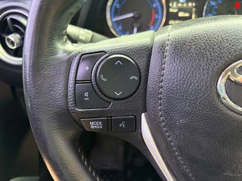 Used 2019 Toyota Corolla SE FWD image 6