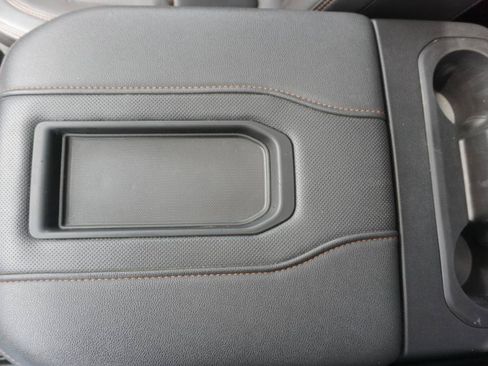Used 2021 GMC Sierra 1500 AT4 w/ AT4 Premium Package AWD/4WD image 32
