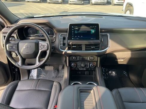 Used 2024 Chevrolet Suburban RST w/ Luxury Package image 8